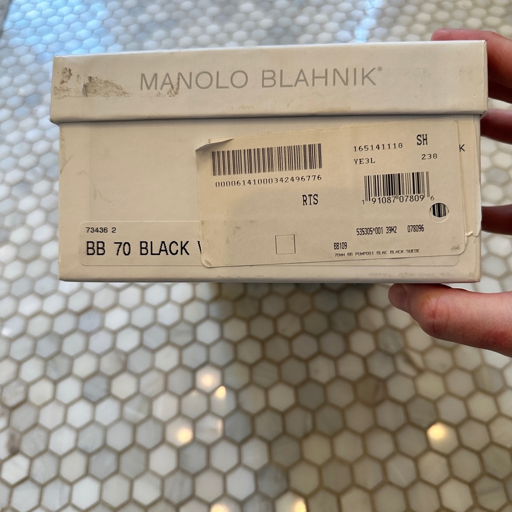 New in box! Manolo BB70 black suede - Picture 3 of 7